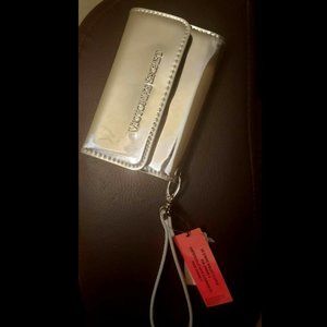 VICTORIA SECRET SILVER Metallic IPHONE 4 WALLET